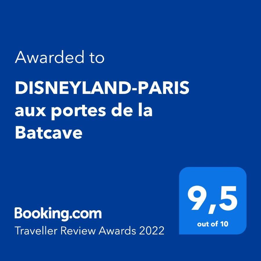 Disneyland-Paris Aux Portes De La Batcave Биси Сен Жорж Екстериор снимка
